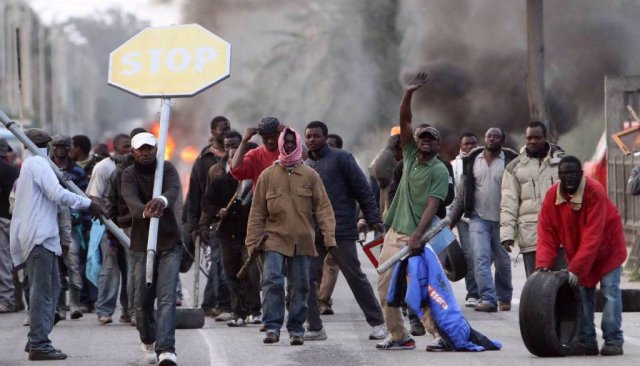 2010010900131_32333908__article